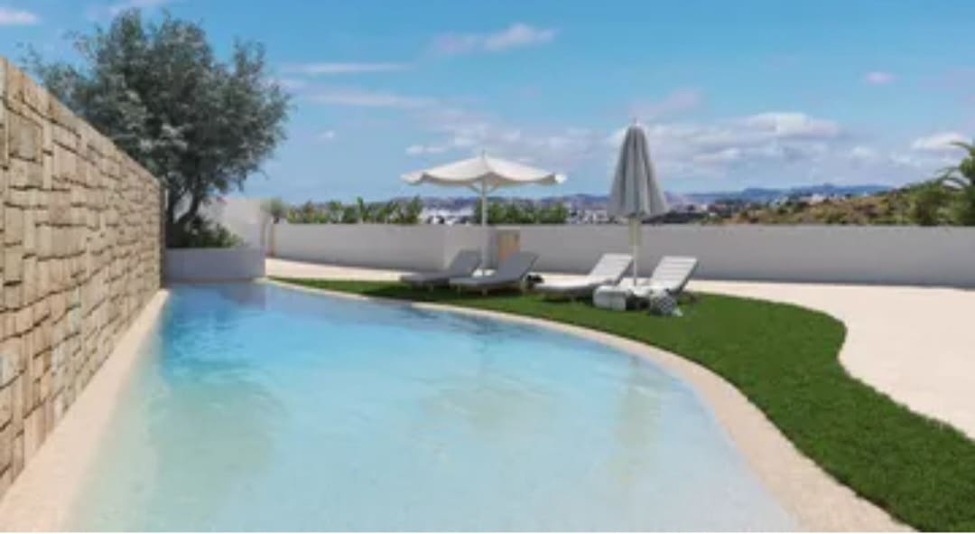 1 bedroom Beach Apartment for sale in Fuengirola with pool - € 250,000 (Ref: 9838923)