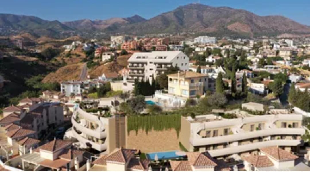 1 bedroom Beach Apartment for sale in Fuengirola with pool - € 250,000 (Ref: 9838923)