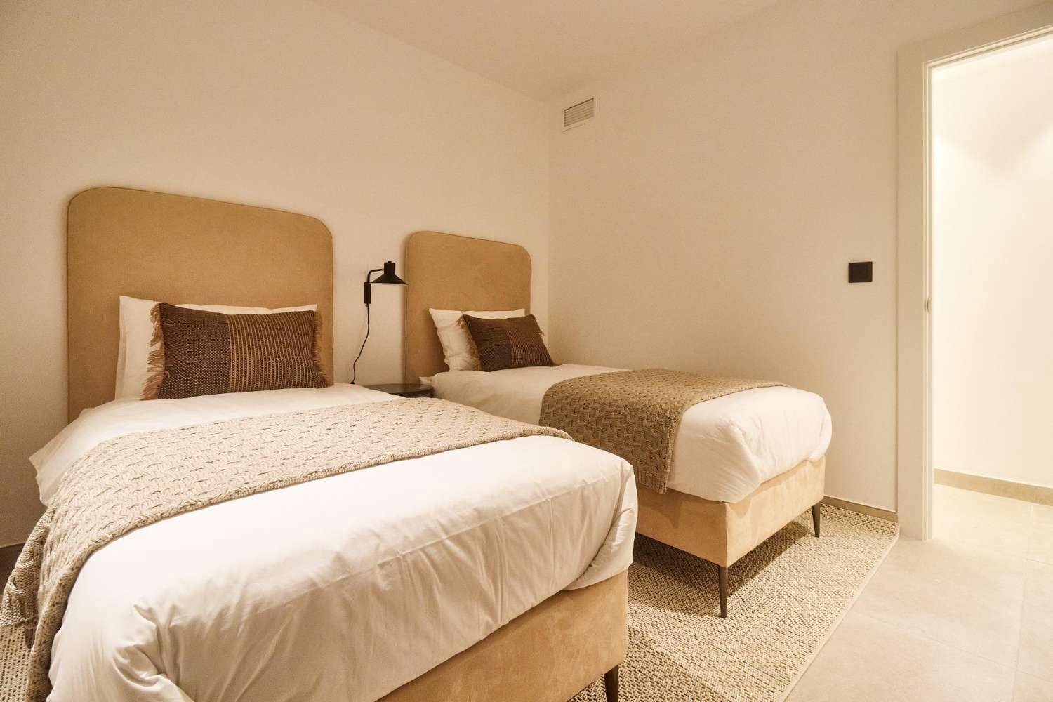 3 bedroom Beach Apartment for sale in Fuengirola - € 450,000 (Ref: 9838924)