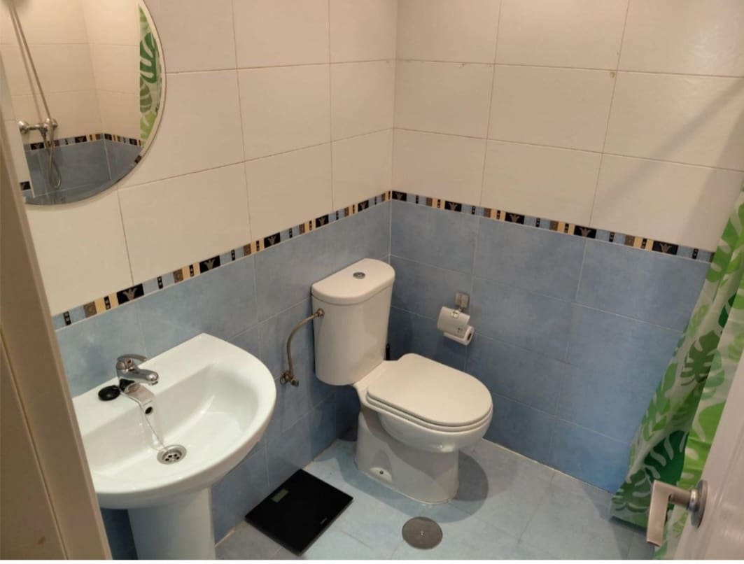 2 bedroom Beach Apartment for rent in Rincon de la Victoria with pool garage - € 1,100 (Ref: 9838925)