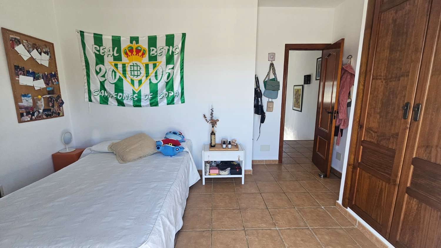 4 bedroom Villa for sale in Alhaurin de la Torre with pool garage - € 720,000 (Ref: 9840084)