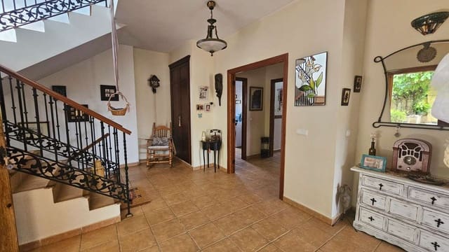 4 quarto Moradia para venda em Alhaurín de la Torre com piscina garagem - 720 000 € (Ref: 9840084)