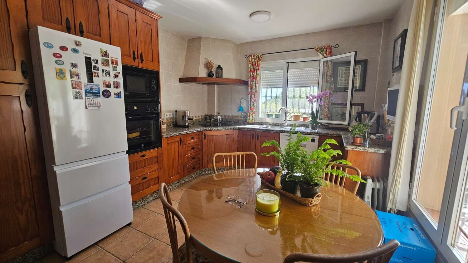 4 bedroom Villa for sale in Alhaurin de la Torre with pool garage - € 720,000 (Ref: 9840084)