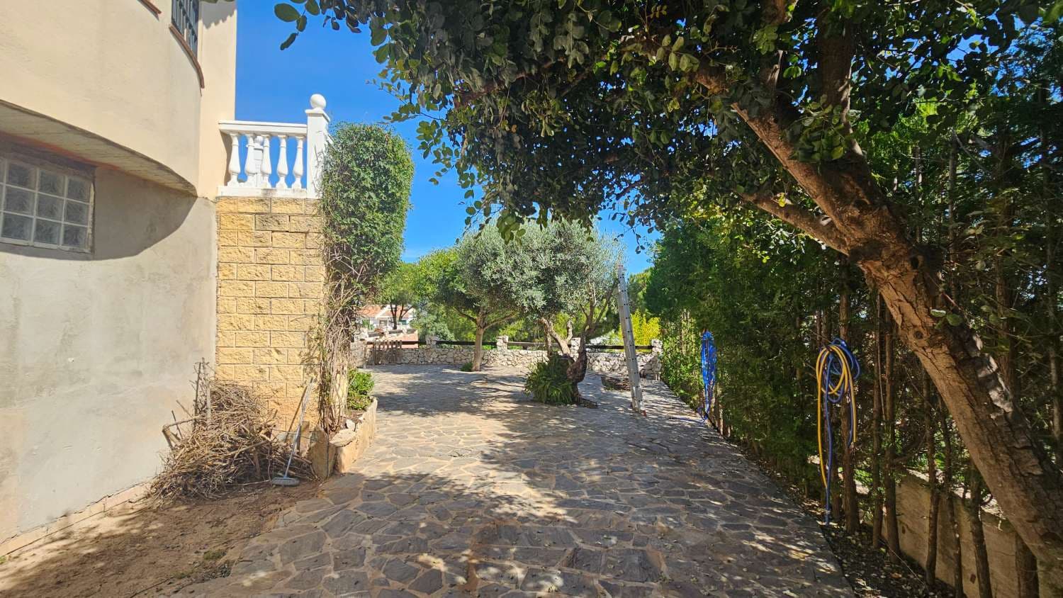 4 bedroom Villa for sale in Alhaurin de la Torre with pool garage - € 720,000 (Ref: 9840084)
