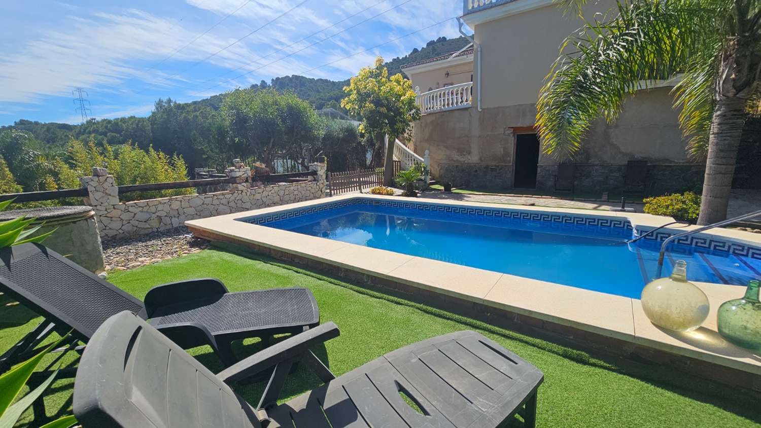 4 bedroom Villa for sale in Alhaurin de la Torre with pool garage - € 720,000 (Ref: 9840084)