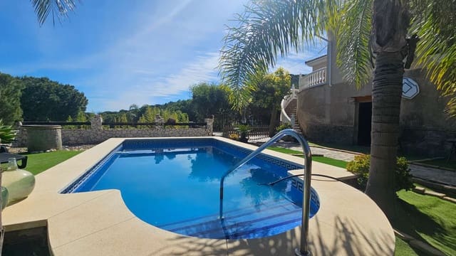4 quarto Moradia para venda em Alhaurín de la Torre com piscina garagem - 720 000 € (Ref: 9840084)