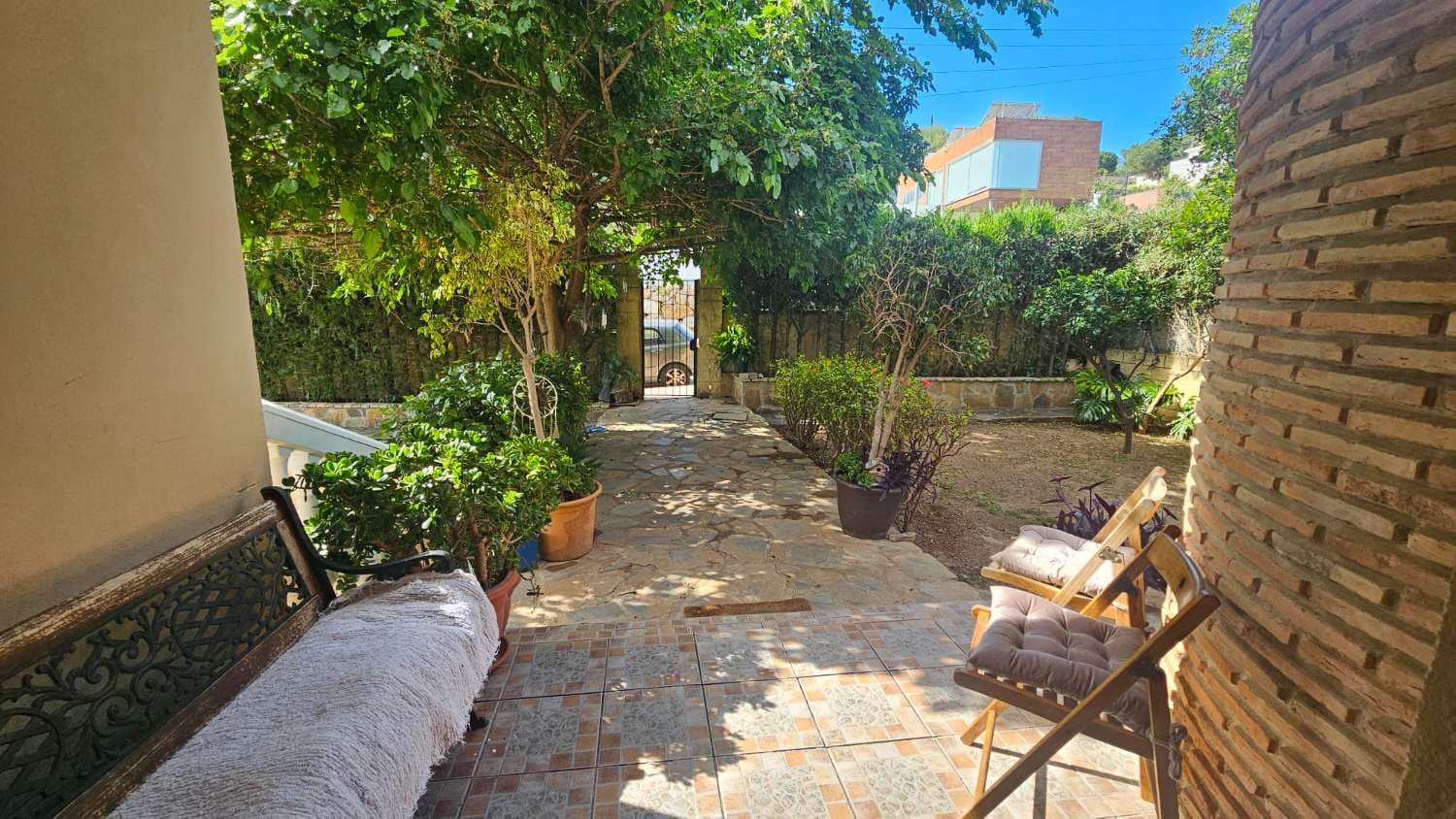 4 bedroom Villa for sale in Alhaurin de la Torre with pool garage - € 720,000 (Ref: 9840084)