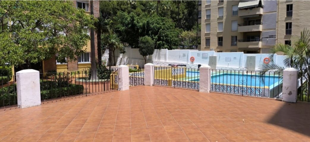3 chambre Appartement à vendre à Marbella avec piscine - 490 000 € (Ref: 9842151)