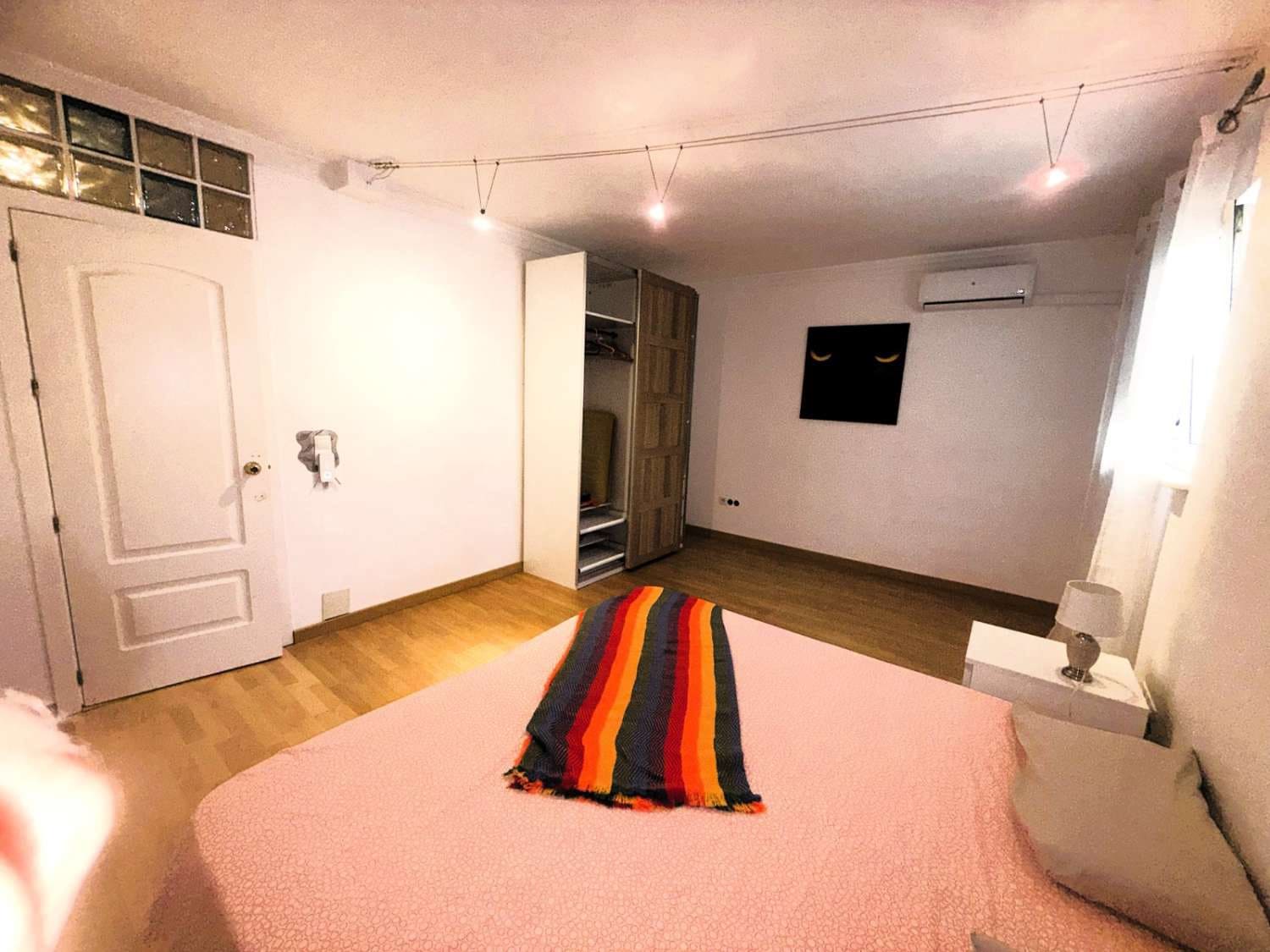 7 sypialnia Willa na sprzedaż w Alhaurin de la Torre z basenem garażem - 770 000 € (Ref: 9844917)