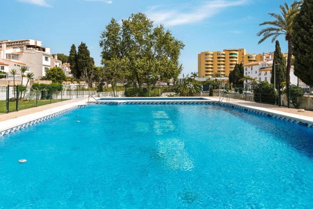 1 bedroom Beach Apartment for sale in Benalmadena with pool garage - € 293,000 (Ref: 9851582)