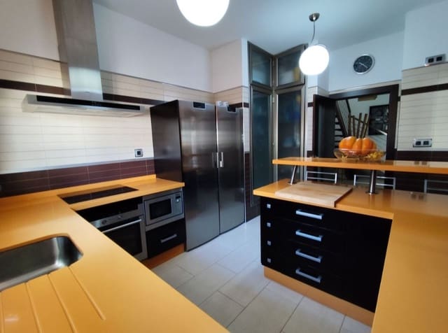3 makuuhuone Rivitalo myytävänä paikassa Alameda mukana 
autotalli - 255 000 € (Ref: 9859105)