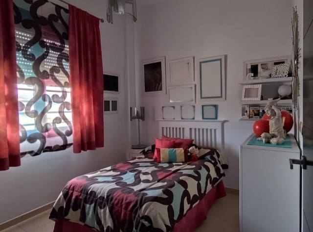 3 makuuhuone Rivitalo myytävänä paikassa Alameda mukana 
autotalli - 255 000 € (Ref: 9859105)