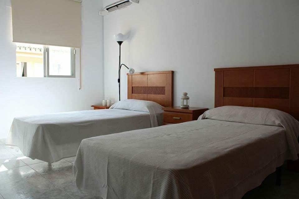 2 bedroom Beach Apartment for rent in Torremolinos - € 1,250 (Ref: 9859106)