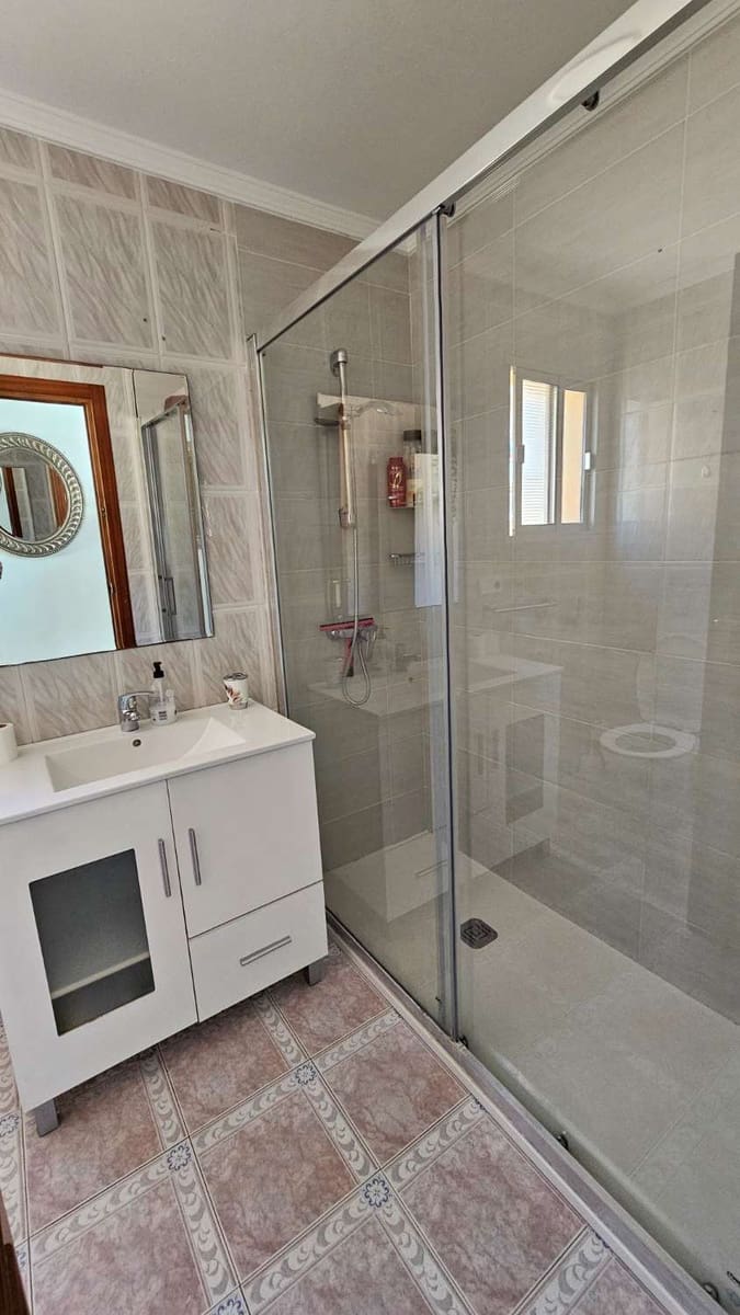 2 bedroom Beach Apartment for rent in Torremolinos - € 1,250 (Ref: 9859106)