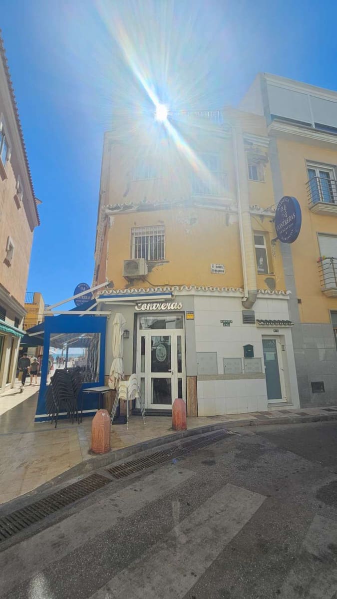 2 bedroom Beach Apartment for rent in Torremolinos - € 1,250 (Ref: 9859106)