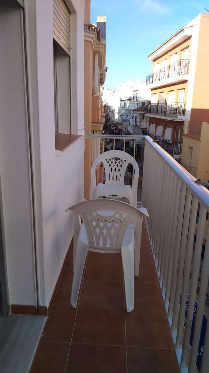 2 bedroom Beach Apartment for rent in Torremolinos - € 1,250 (Ref: 9859106)