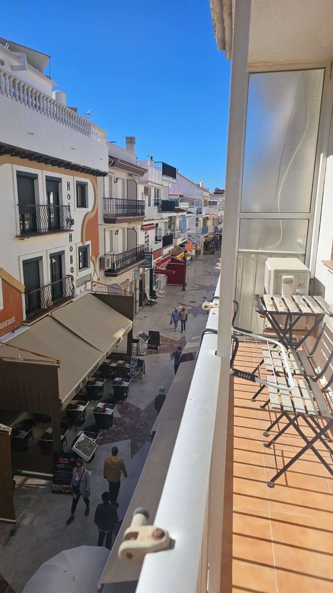 2 bedroom Beach Apartment for rent in Torremolinos - € 1,250 (Ref: 9859106)