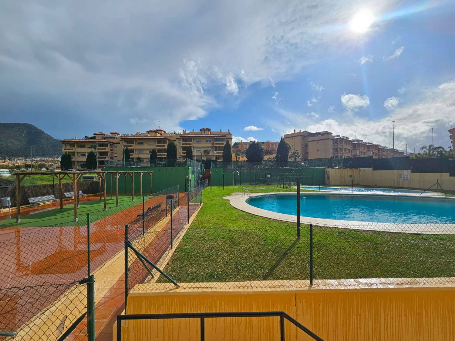 3 sypialnia Mieszkanie na sprzedaż w Alhaurin de la Torre z basenem - 345 000 € (Ref: 9872976)