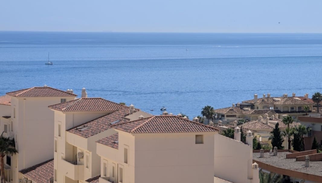 2 camera da letto Appartamento sulla Spiaggia in vendita in Benalmadena con piscina garage - 339.900 € (Rif: 9872977)