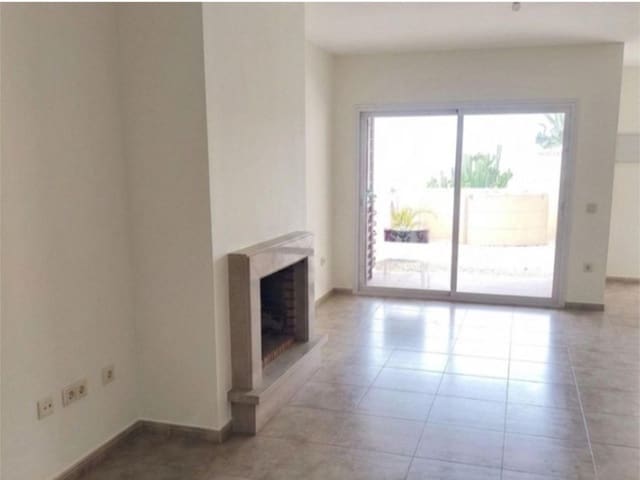 Villa/Maison Mitoyenne de 4 chambres à louer à Hacienda Paredes, Malaga ville avec garage - 1 990 € (Ref: 9875693)