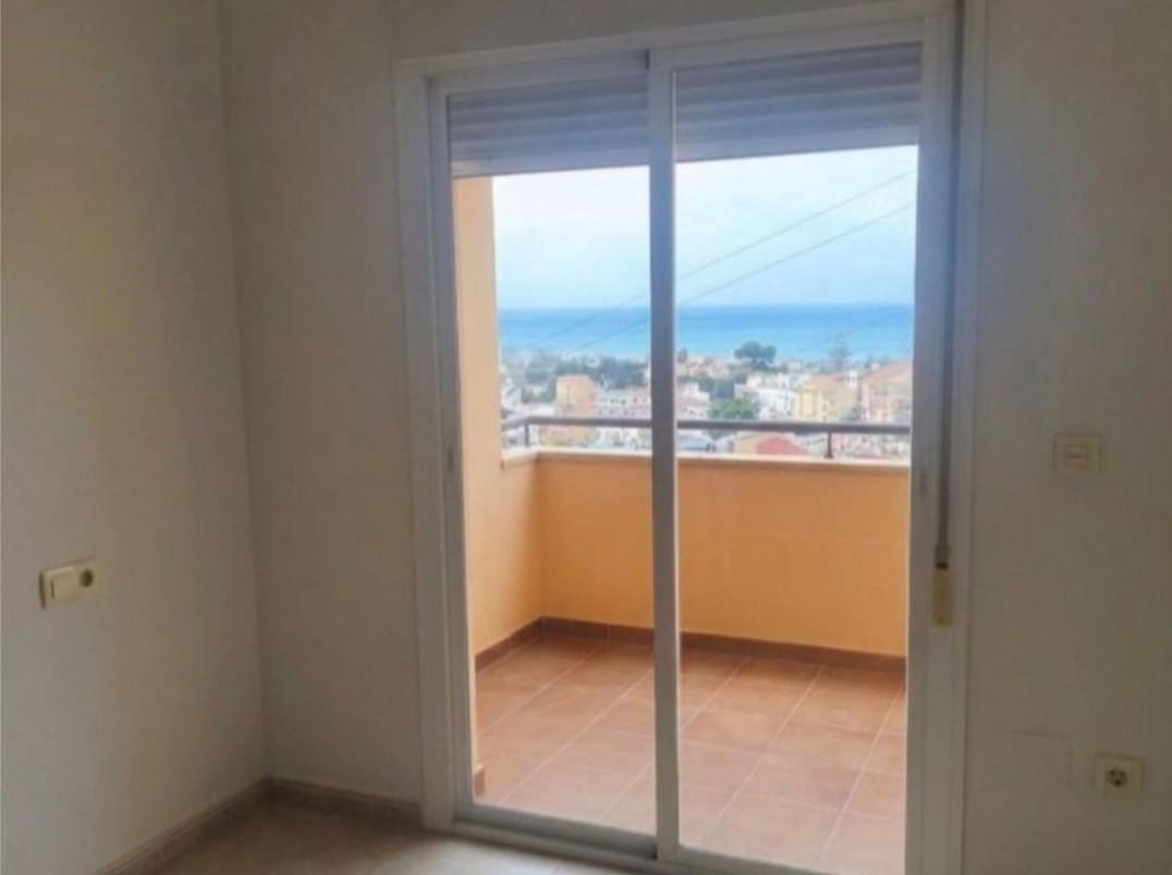 Villa/Maison Mitoyenne de 4 chambres à louer à Malaga ville avec garage - 1 990 € (Ref: 9875693)