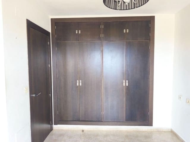 Villa/Maison Mitoyenne de 4 chambres à louer à Hacienda Paredes, Malaga ville avec garage - 1 990 € (Ref: 9875693)