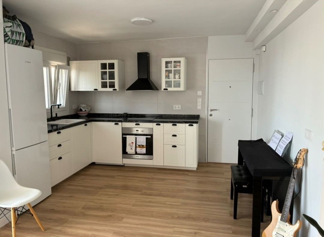 1 bedroom Beach Apartment for sale in Marbella - € 199,000 (Ref: 9880600)