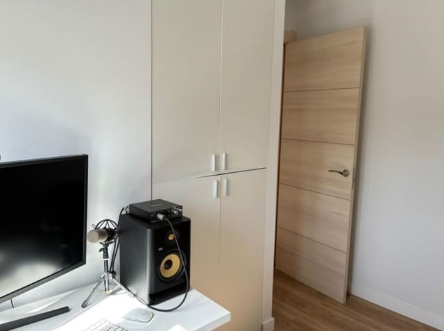 Apartamento Playa de 1 habitación en Marbella en venta - 199.000 € (Ref: 9880600)