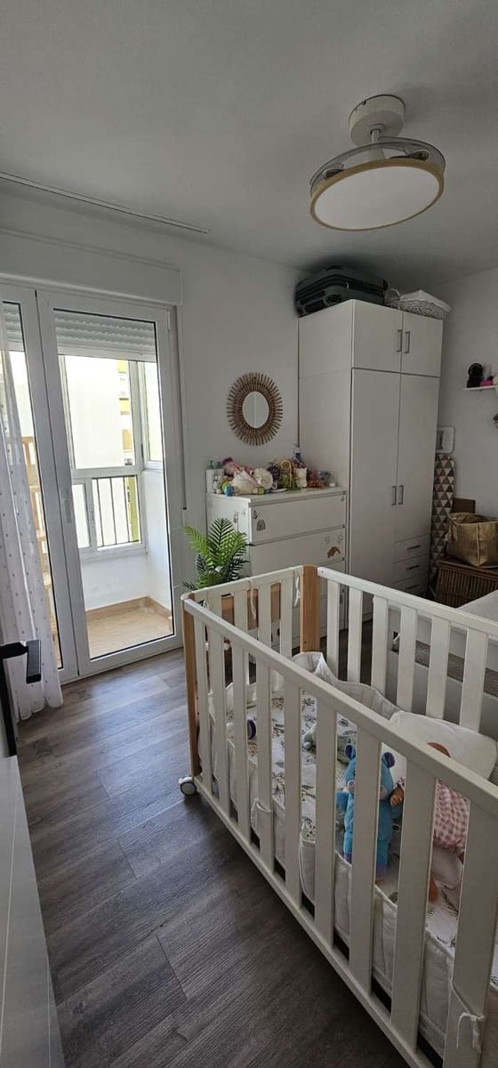3 bedroom Beach Apartment for sale in Fuengirola with garage - € 360,000 (Ref: 9880601)