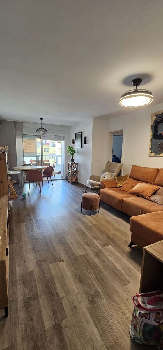3 bedroom Beach Apartment for sale in Fuengirola with garage - € 360,000 (Ref: 9880601)