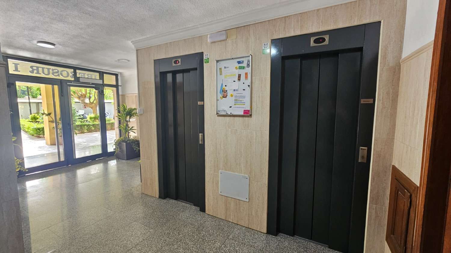 3 bedroom Beach Apartment for sale in Fuengirola with garage - € 360,000 (Ref: 9880601)
