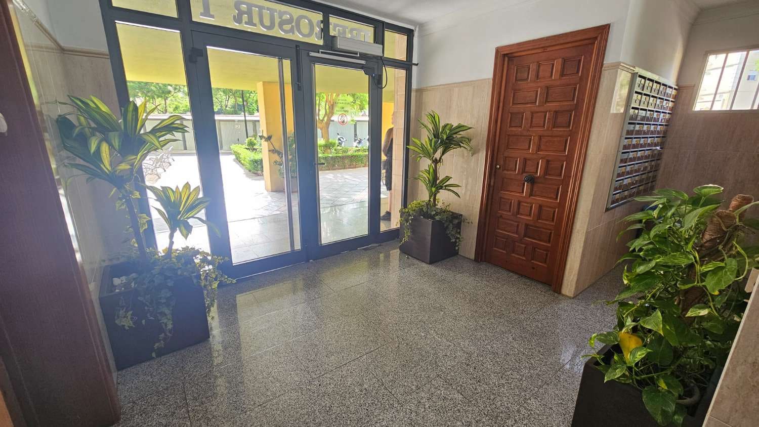 3 bedroom Beach Apartment for sale in Fuengirola with garage - € 360,000 (Ref: 9880601)