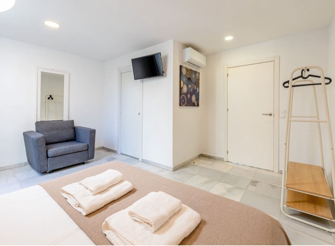 3 makuuhuone Ranta-asunto myytävänä paikassa Torremolinos - 347 000 € (Ref: 9898899)