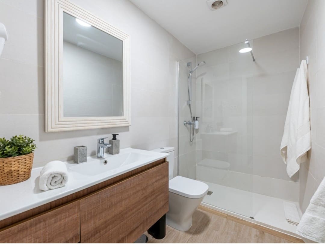 3 makuuhuone Ranta-asunto myytävänä paikassa Torremolinos - 347 000 € (Ref: 9898899)