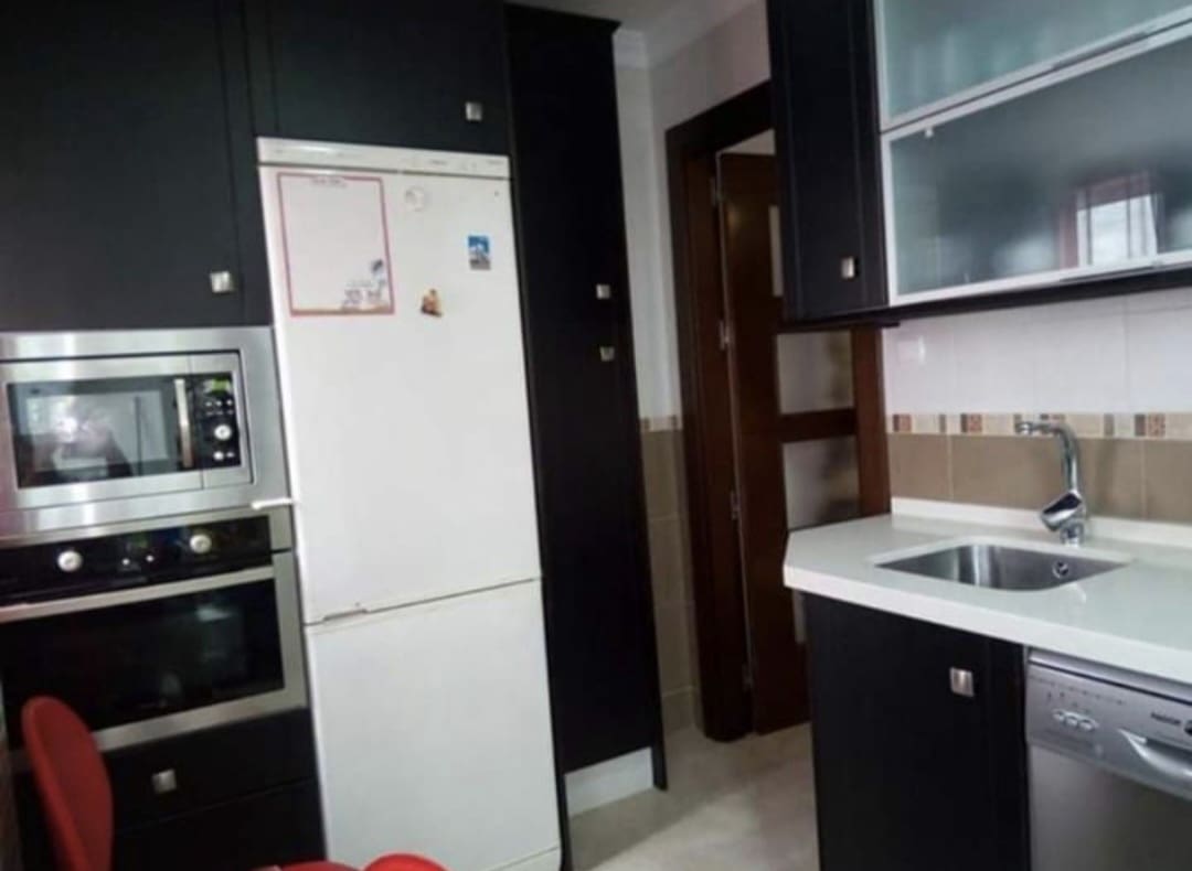 3 Zimmer Wohnung zu vermieten in Malaga Stadt - 1.400 € (Ref: 9898900)
