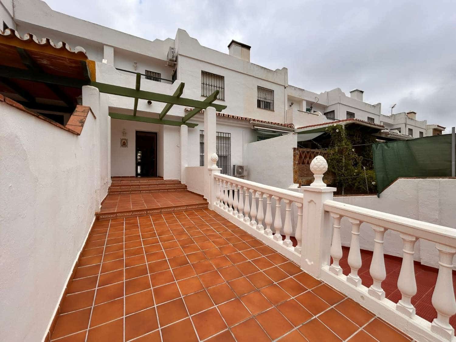 4 sovrum Radhus till salu i Alhaurin de la Torre med pool garage - 400 000 € (Ref: 9898901)
