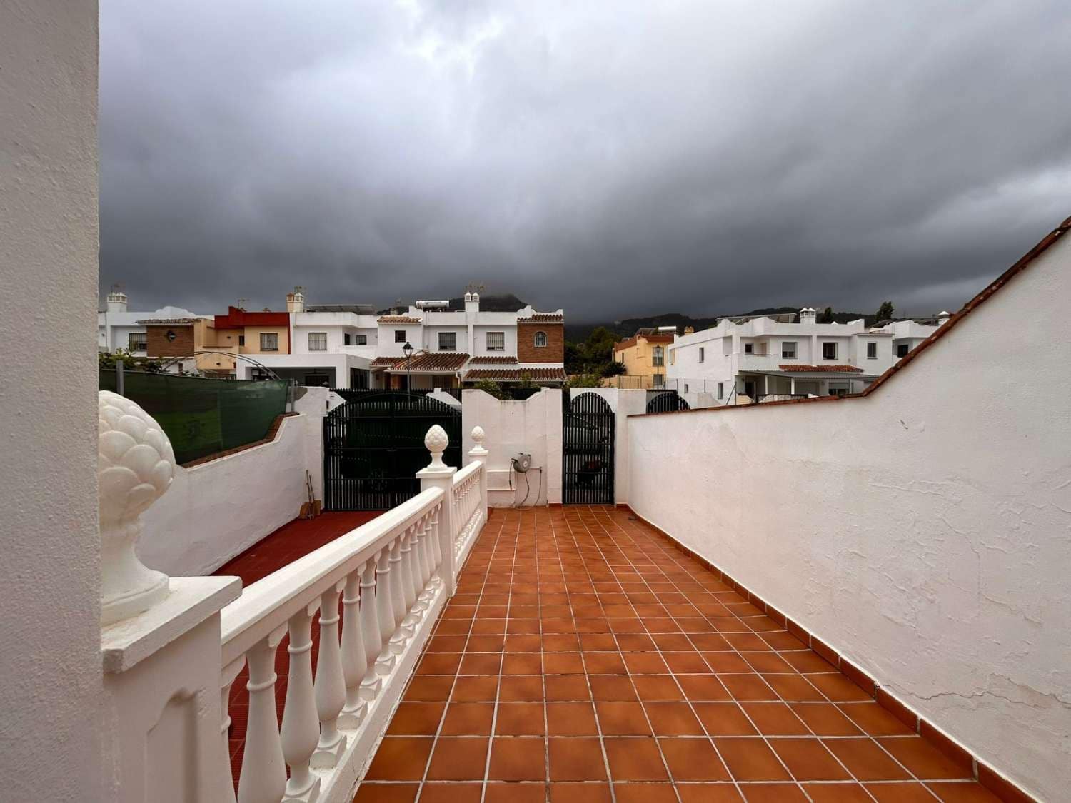 4 sovrum Radhus till salu i Alhaurin de la Torre med pool garage - 400 000 € (Ref: 9898901)