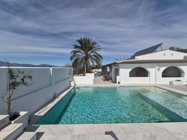 3 soverom Villa til salgs i Cártama med svømmebasseng garasje - € 525 000 (Ref: 9906810)