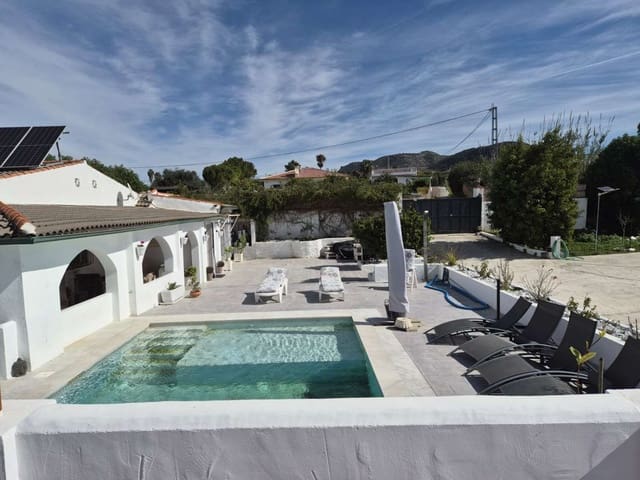 3 soverom Villa til salgs i Cártama med svømmebasseng garasje - € 525 000 (Ref: 9906810)