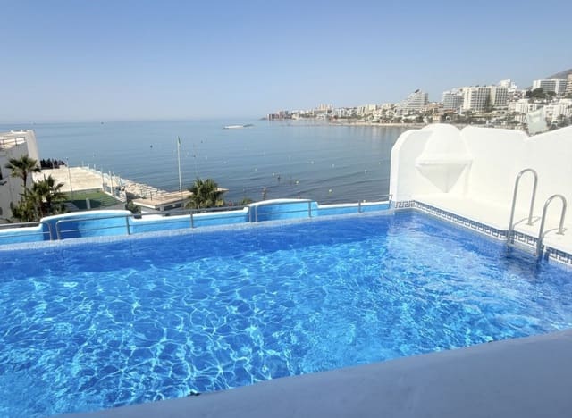 1 soveværelse Strandlejlighed til salg i Benalmádena med swimmingpool - € 445.000 (Ref: 9910049)