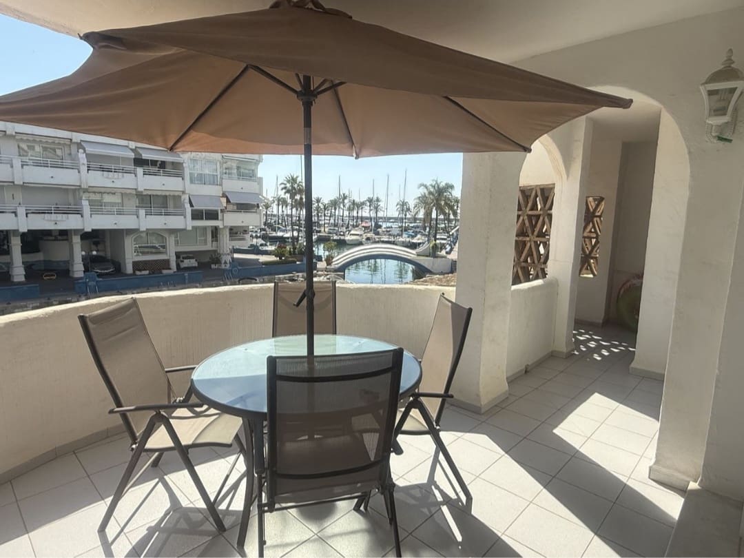 1 soveværelse Strandlejlighed til salg i Benalmadena med swimmingpool - € 445.000 (Ref: 9910049)