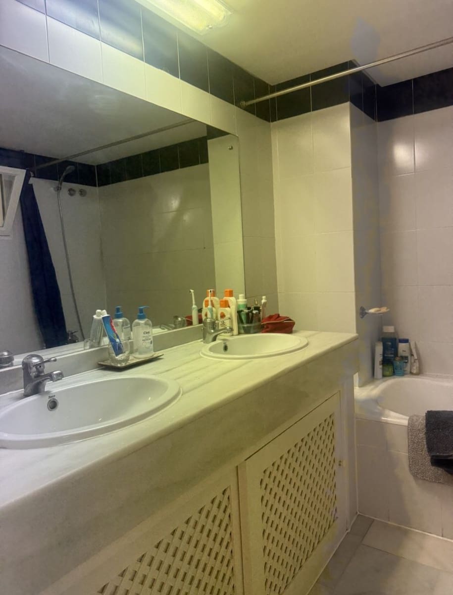 1 soveværelse Strandlejlighed til salg i Benalmadena med swimmingpool - € 445.000 (Ref: 9910049)