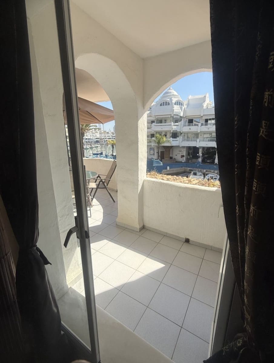 1 soveværelse Strandlejlighed til salg i Benalmadena med swimmingpool - € 445.000 (Ref: 9910049)