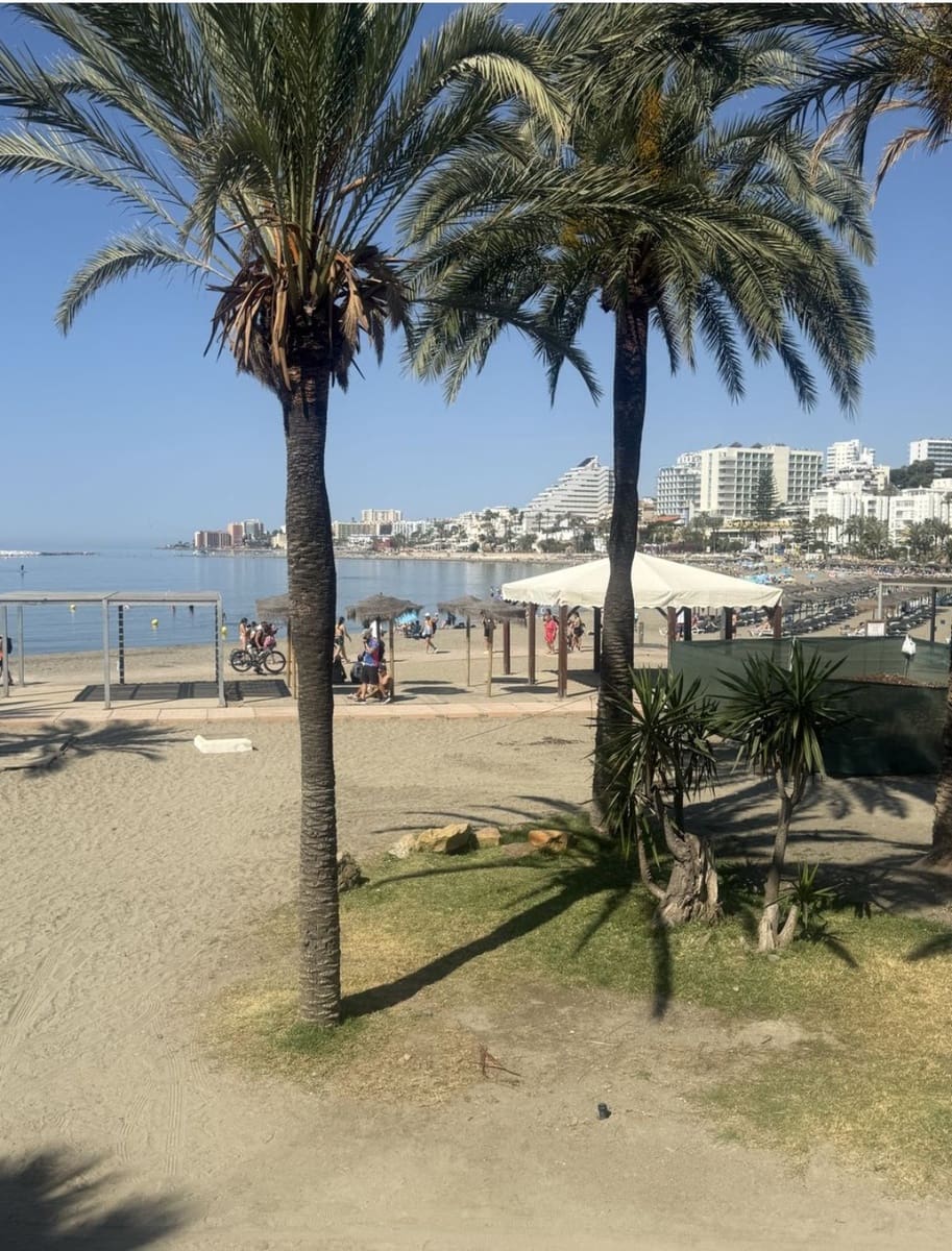 1 soveværelse Strandlejlighed til salg i Benalmadena med swimmingpool - € 445.000 (Ref: 9910049)
