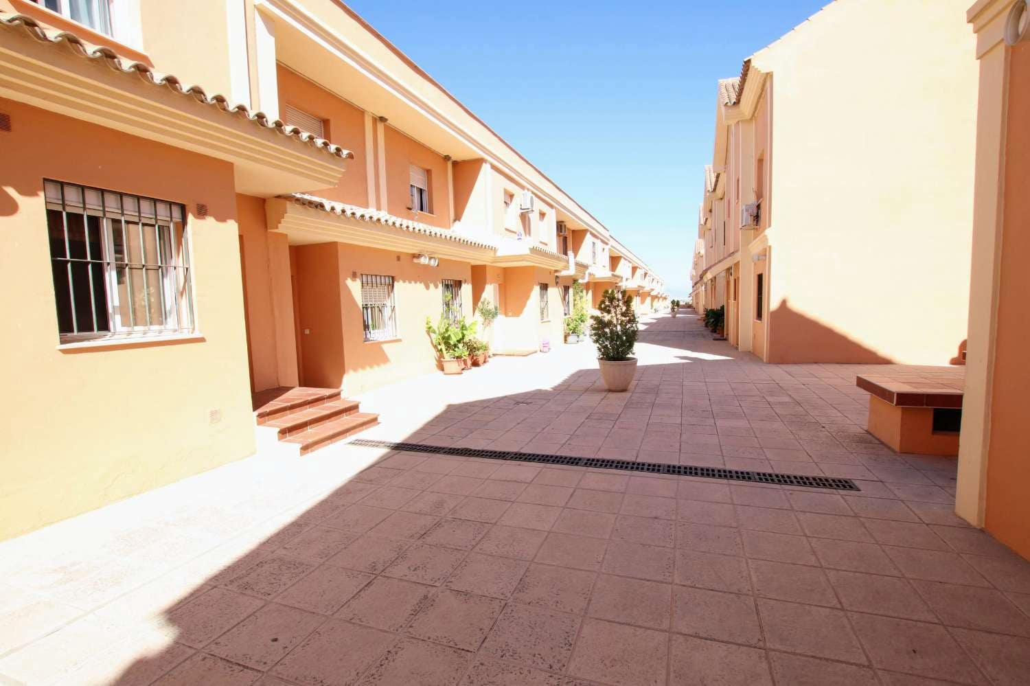2 soverom Leilighet til salgs i Alhaurin de la Torre med svømmebasseng garasje - € 316 000 (Ref: 9917731)