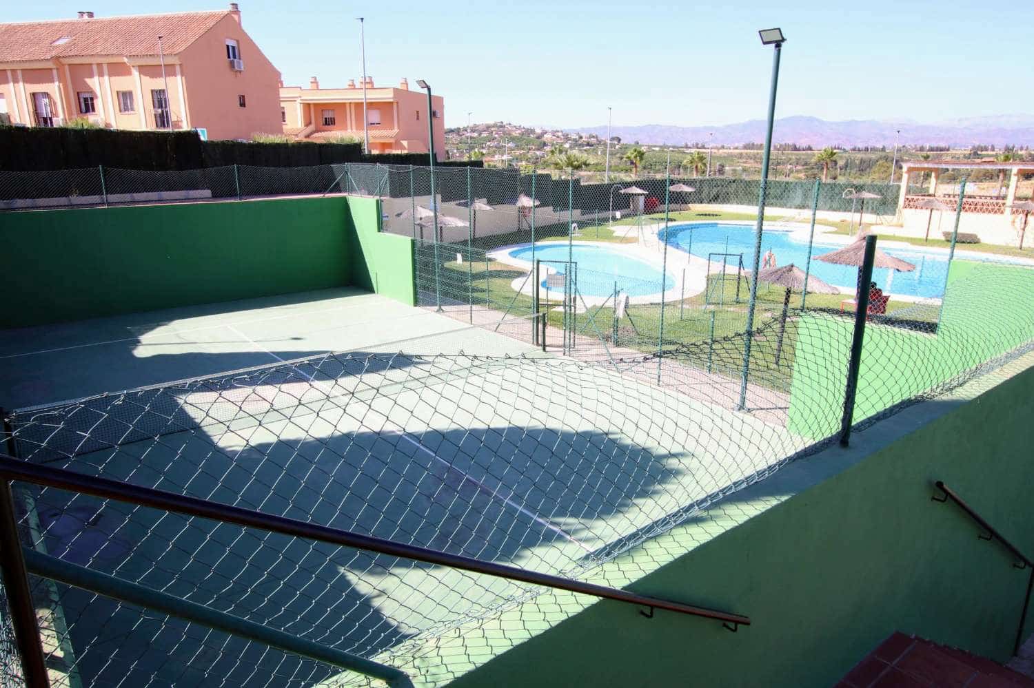 2 soverom Leilighet til salgs i Alhaurin de la Torre med svømmebasseng garasje - € 316 000 (Ref: 9917731)