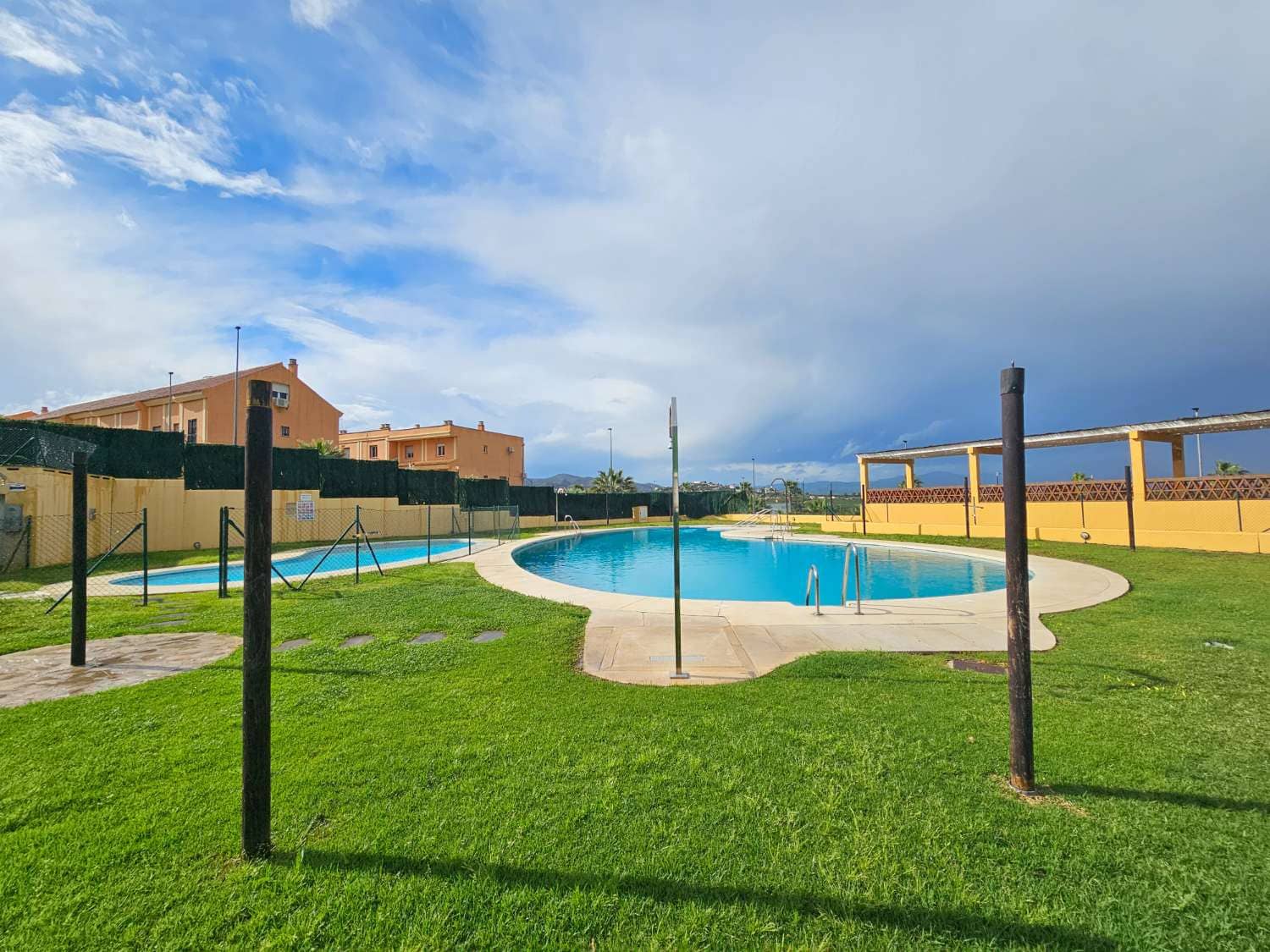 2 soverom Leilighet til salgs i Alhaurin de la Torre med svømmebasseng garasje - € 316 000 (Ref: 9917731)