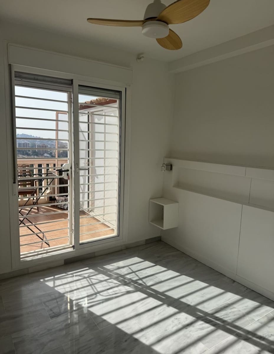 2 bedroom Beach Apartment for rent in Malaga city with garage - € 1,395 (Ref: 9935562)