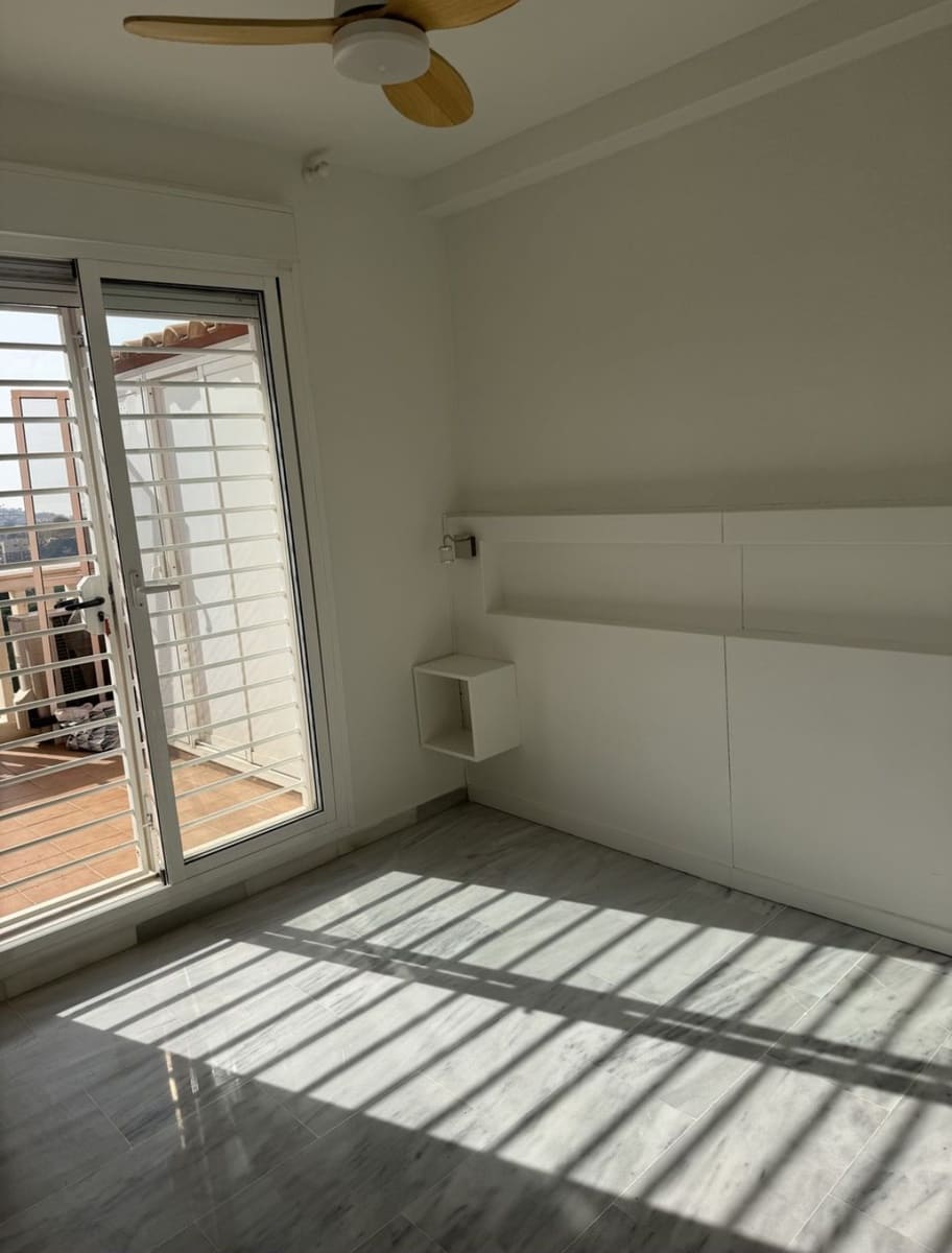 2 bedroom Beach Apartment for rent in Malaga city with garage - € 1,395 (Ref: 9935562)