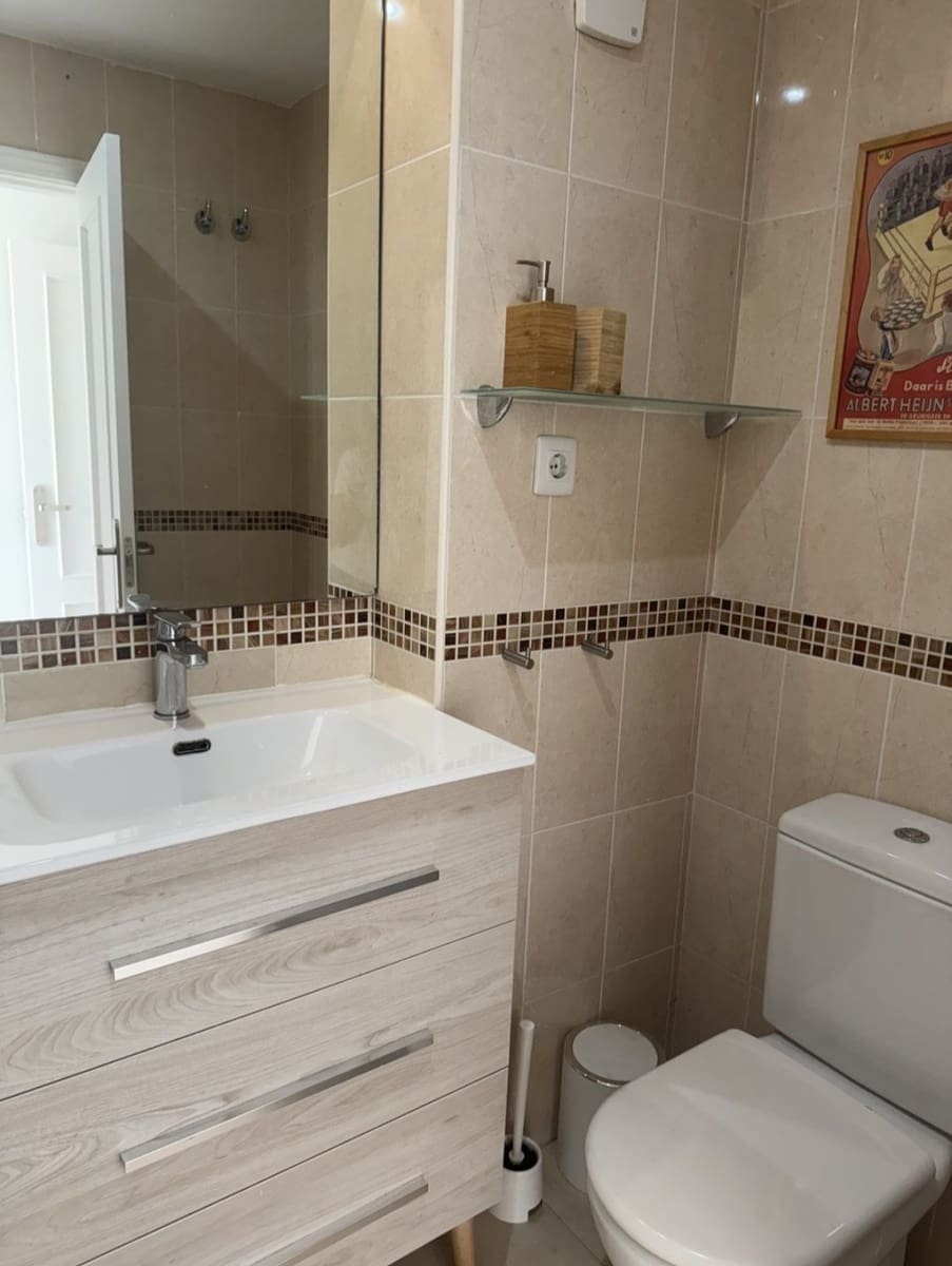 2 bedroom Beach Apartment for rent in Malaga city with garage - € 1,395 (Ref: 9935562)
